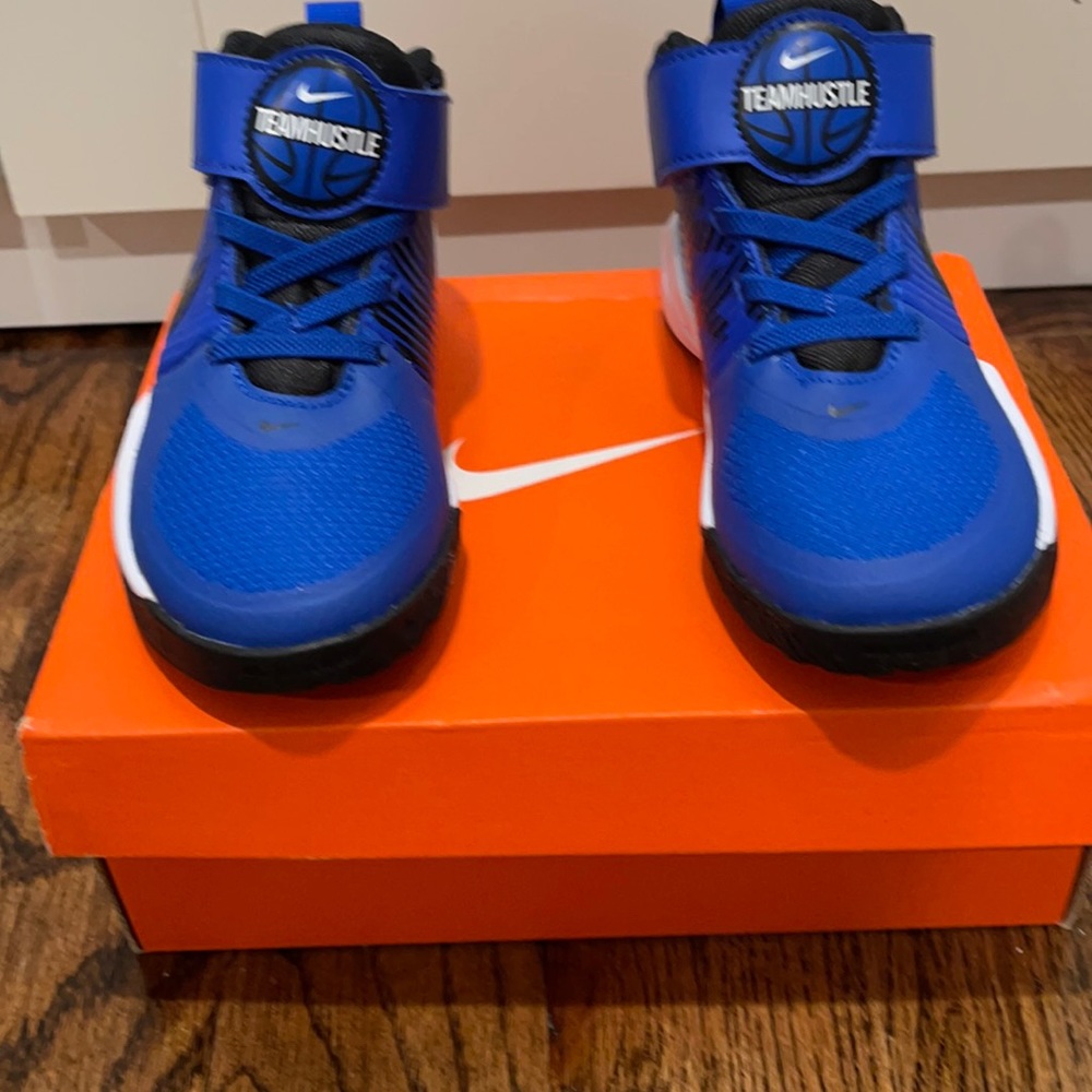 Nike Team hustle D 9